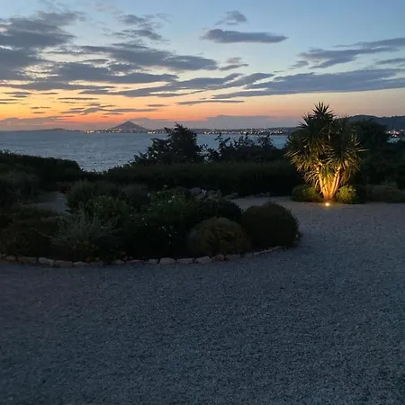 Vila Naxos Beachvilla